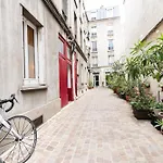 Loft 4 Bedroom Montmartre Pigalle Ac By Lcc Agency