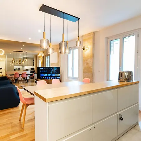 Loft 4 Bedroom Montmartre Pigalle Ac By Lcc Agency Apartment